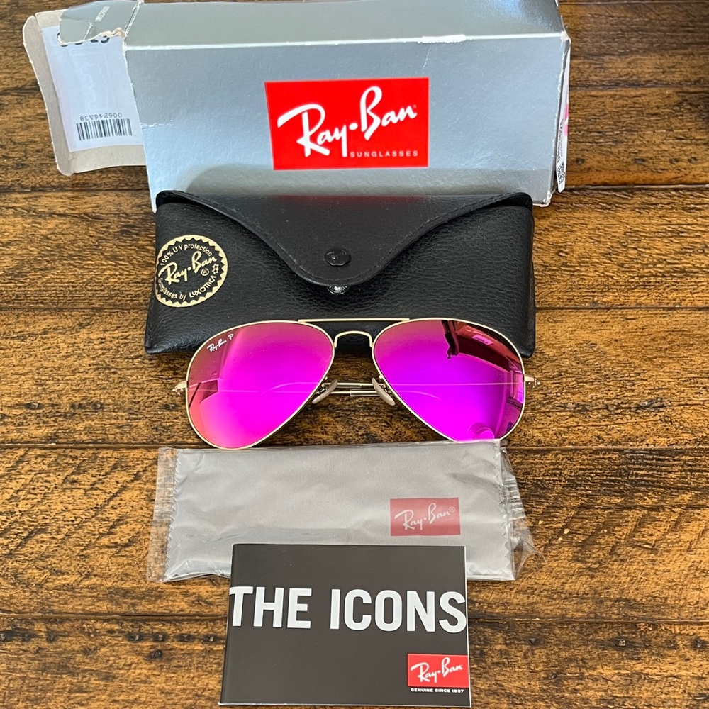 Ray-Ban Aviator Sunglasses with Fucsia Lenses